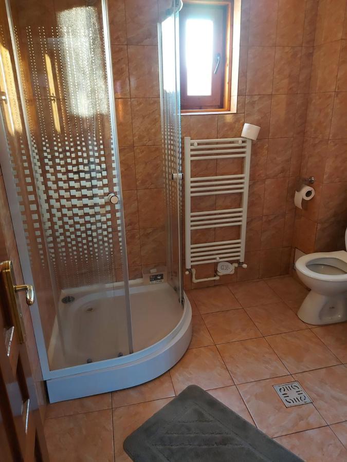 Вілла Popas Turistic Terasa Europa Тиргу-Окна Екстер'єр фото